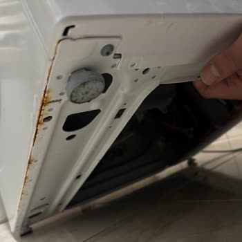 Profilo Çamaşır Makinesinde Alt Bölüm Paslanması Ve Garanti Reddi