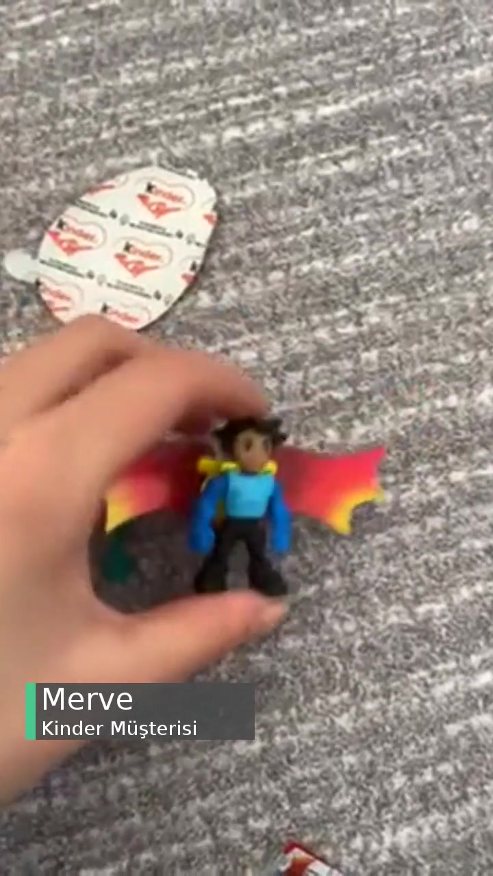 Kinder Sürpriz Yumurtadan Hep Aynı Oyuncak Çıkıyor! videonun kapak resmi