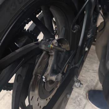 Tvs Motor Arka Fren Braketi Ani Kırıldı; Hayati Güvenlik Riski Ve Garanti Değişim Talebi