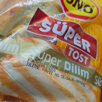 Küflü Tost Ekmeği Satışı Çocuk Sağlığını Tehlikeye Attı