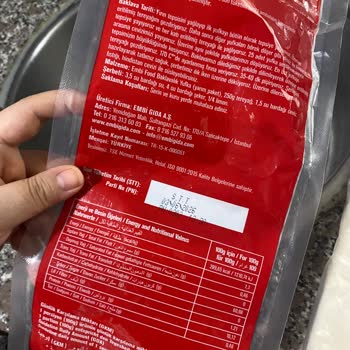 Küflü Yufka Satışı: Sağlık Endişesi Ve İade Talebi