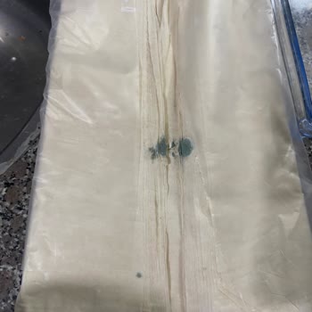 Küflü Yufka Satışı: Sağlık Endişesi Ve İade Talebi