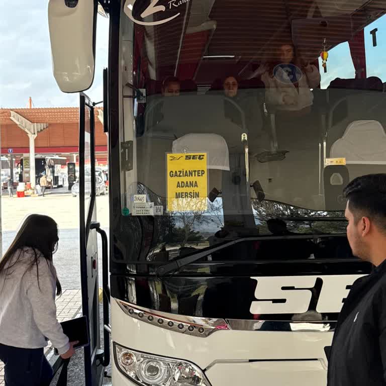 Ön Koltukta Çocuk Yasak Söylenmesi Ve Çelişkili Uygulama