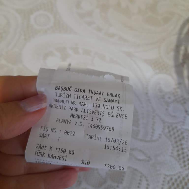 Özsüt’te Masaların Temiz Olmaması Ve Hijyen Sorunu