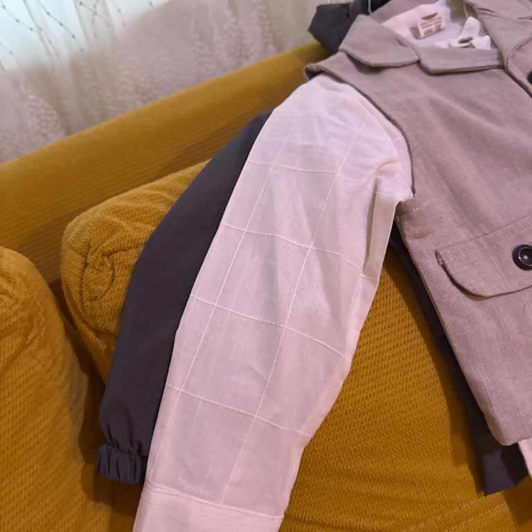 Hausekids Tam Kalıp İddiası Yanıltıcı, Kıyafet Şaşırtıcı Derecede Büyük!