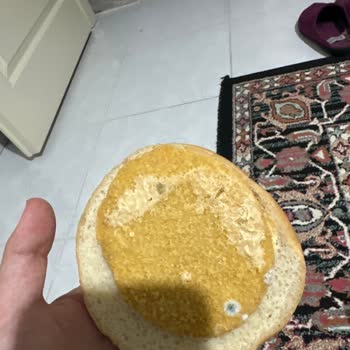 BİM Şubesinde Küflü Hamburger Ürünü Ve Tekrarlayan Hijyen Sorunu