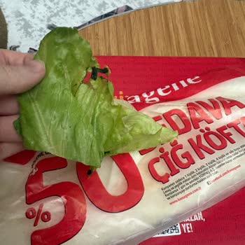 Komagene Darıca Şubesinde Çiğköfteye Toprak Ve Böcek Karışması