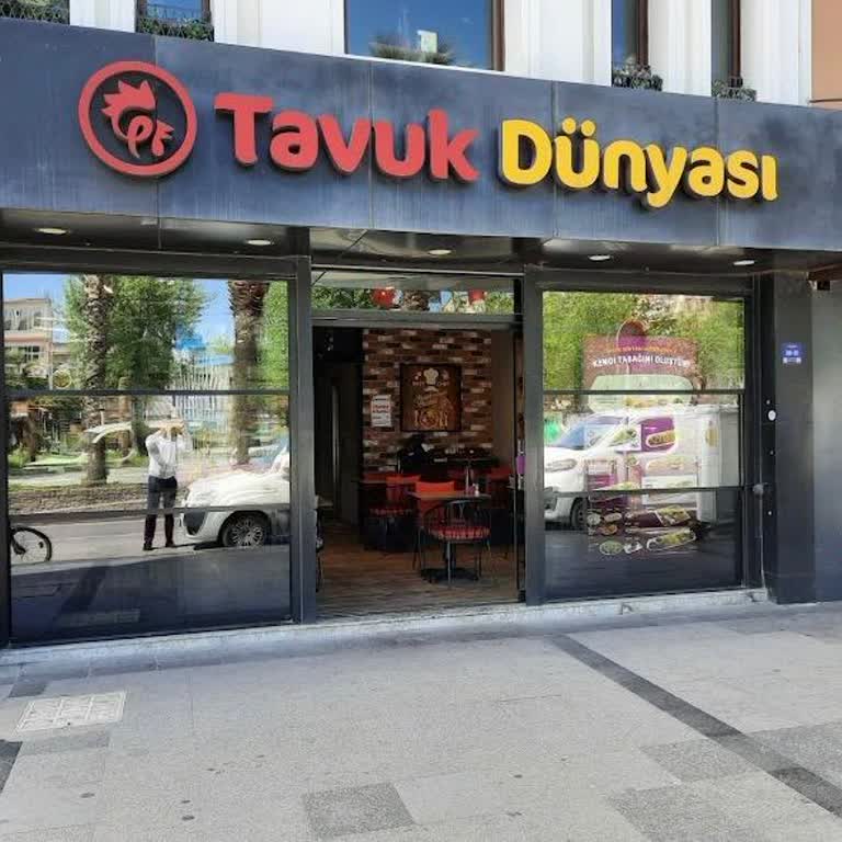 Rezervasyon Yok Deyip Sonradan Dolu Olduğu Söylenerek Müşterinin Mekandan Çıkarılması