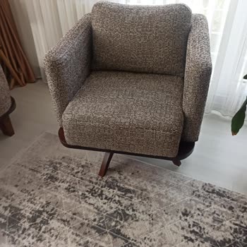 Yanlış Tekli Koltuk Ve Saygısız Engince Satış Elemanı, Cevapsız Müşteri Hizmetleri