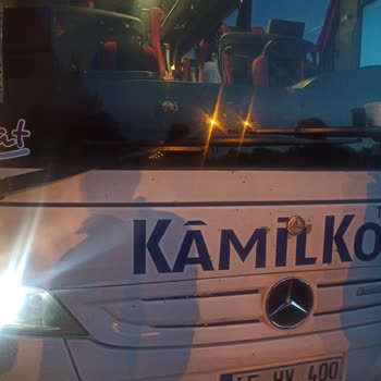 Yakıt Yokluğu Ve Kırık Cam Nedeniyle Saatlerce Mahsur Kalan Yolculara Tam İade Talebi