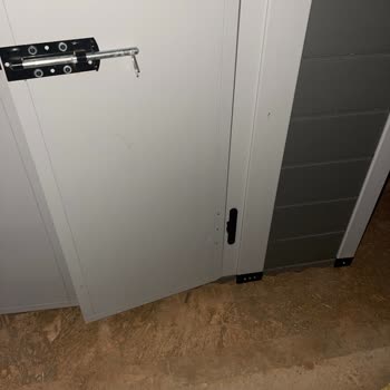 Koçtaş’ta Kırılan Kapı Menteşesi İçin Yedek Parça Reddedildi