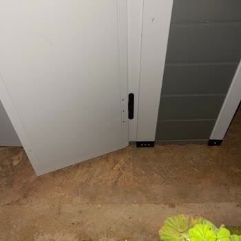 Koçtaş’ta Kırılan Kapı Menteşesi İçin Yedek Parça Reddedildi