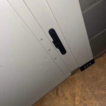 Koçtaş’ta Kırılan Kapı Menteşesi İçin Yedek Parça Reddedildi