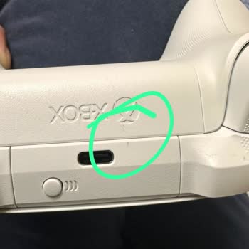 Orijinal Xbox Kontrolörüm Kullanılmış Ve Çizik Olarak Geri Geldi