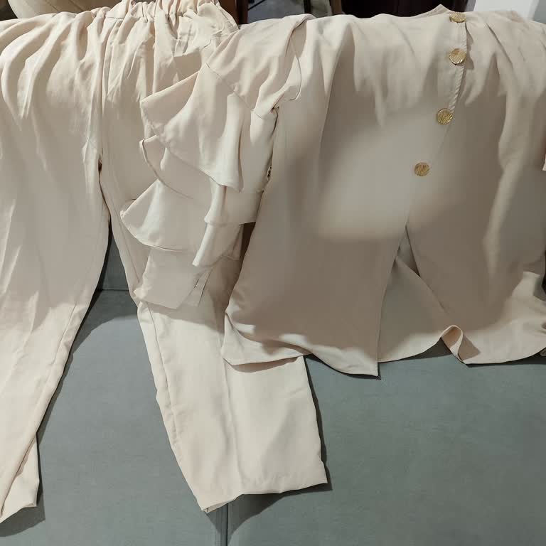 Ayıplı Pantolon Takımı Ve Satıcının Saygısız Davranışı