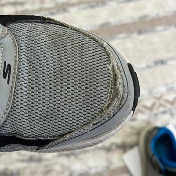Skechers Ayakkabımda Üretim Hatası: Dikişler Çözülüyor Ve İç Astar Yırtılıyor