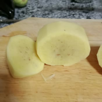 Çağdaş Market’te Satılan Bozuk Patatesler Sağlık Ve Müşteri Riski Oluşturuyor