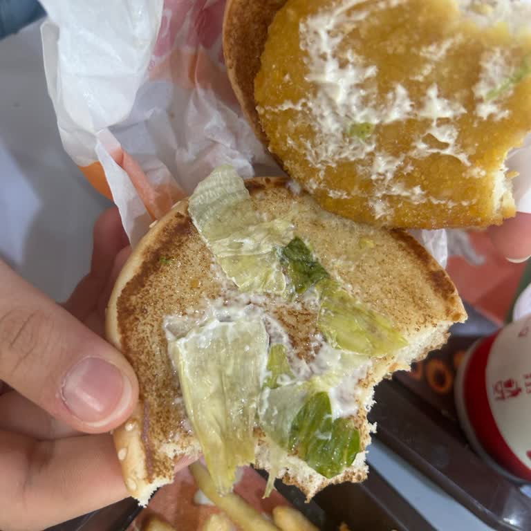 Pişmemiş Et Ve Çürük Marul: Sağlık Riski Ve Ücret İadesi Talebi