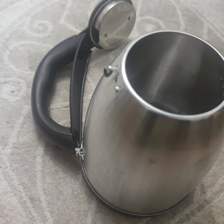 Kırılan Sapı Güvenlik Tehlikesi Yaratan Kettle İçin Hızlı İade Talebi