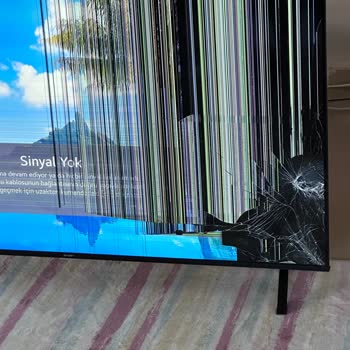Yeni Televizyonda Çatlak Ekran, Onarım Ücreti Fiyata Yakın