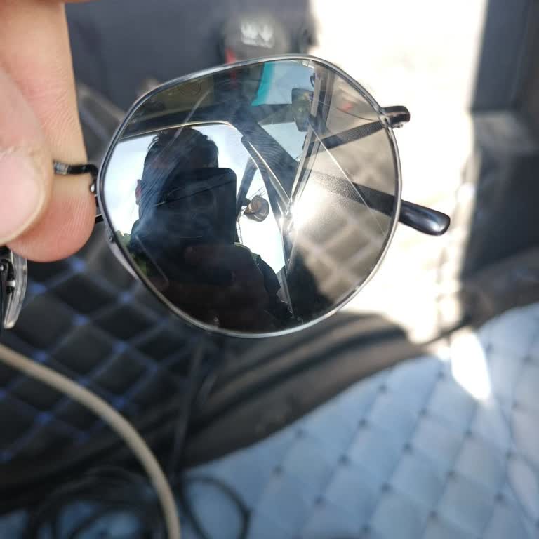 Rayban Güneş Gözlüğünün Camı Normal Kullanımda Çatladı Ve Garanti Kapsamı Reddedildi