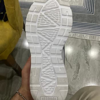 Kullanılmış Ayakkabı Ve Patlak Kutu: Mağazaya Gitmeden Hızlı Değişim Ya Da İade