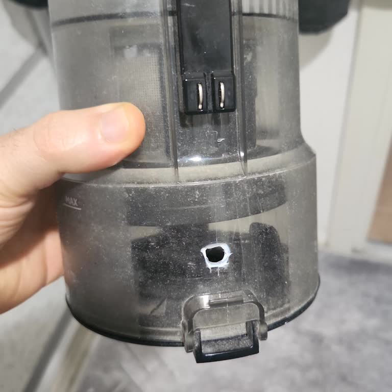 Arçelik Dikey Süpürgede Tekrarlayan Toz Haznesi Kırılması Ve Garanti Dışı Hayal Kırıklığı