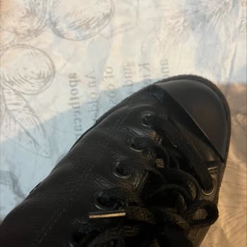 Kısa Sürede Dağılan Converse Ayakkabı İçin Para İadesi