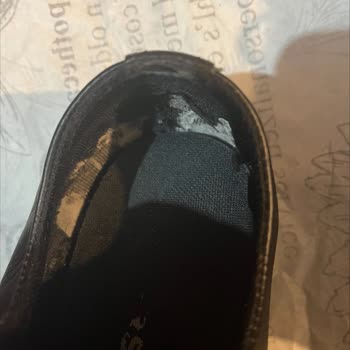 Kısa Sürede Dağılan Converse Ayakkabı İçin Para İadesi