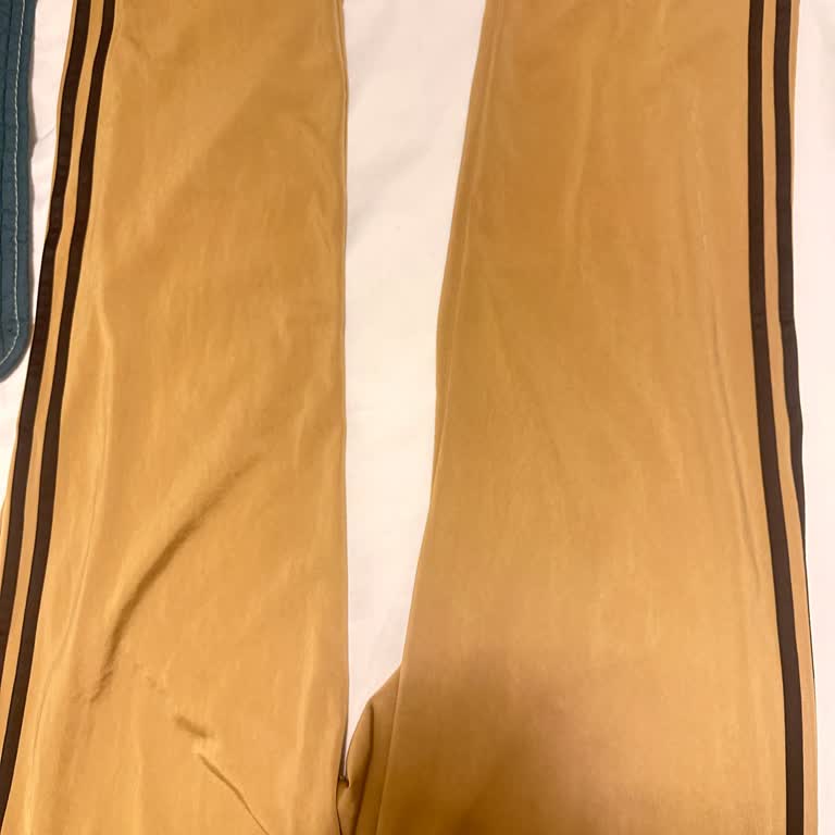 Kumaş Kırışıklığı Nedeniyle Eşofman Altının Değişim İsteği