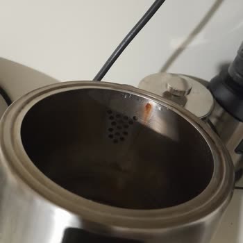 Paslanmaz Çelik İddiasına Rağmen Çaymatik Kısa Sürede Paslanıyor