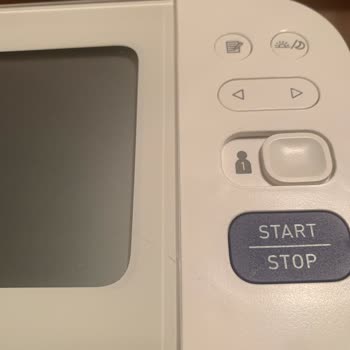 Kusurlu Omron Tansiyon Aleti Ve Saygısız Mağaza Çalışanı