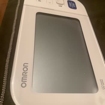 Kusurlu Omron Tansiyon Aleti Ve Saygısız Mağaza Çalışanı