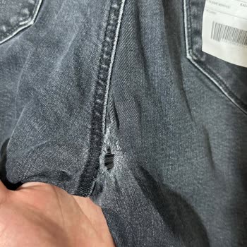 Mavi Pantolonlarda Erken Yırtılma Ve Değişim Reddi