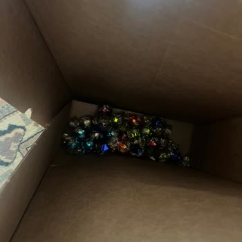 Hediye Çikolata Paketi Dağınık Ve Hijyenik Olmadığı İçin Şikayet