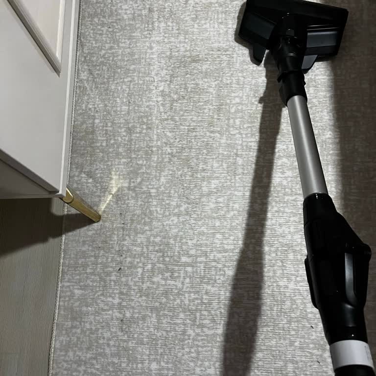 Bosch Unlimited7 Süpürge Arkaya Fazla Pislik Atıyor, Halıda Şerit Toz Bırakıyor