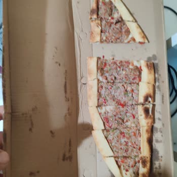 Kurye Paketi Açtı Ve Pideler Eksik, Tam İade Talebi