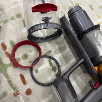 Dyson Cihazının Kırmızı Lastiği Takılamıyor