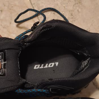 FLO Mağazasından Aldığım Bot İç Tabanı Hızla Yırtıldı, Değişim Talebim Reddedildi