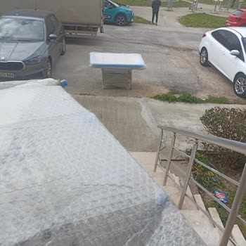 Evdemo Lojistik Kargoyu Bina Önünde Bırakıp Müşteriyi Mağdur Etti