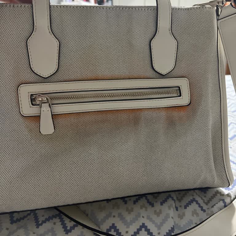 Guess Çantasının Su Teması Sonrası Renk Değişimi Ve İade Talebi