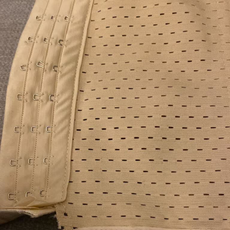 Kısa Sürede Yırtılan Korse Ve Satıcıdan Duyarsız Cevap