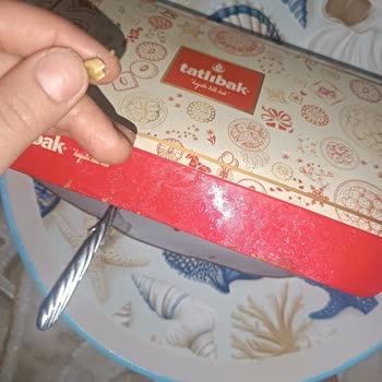 Tatlıbak Paket Baklavada Talaş Parçası Bulunması Sağlık Ve Hijyen Endişesi