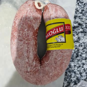 Apikoğlu Sucuğunda Küf Ve Koku Sorunu: Sağlık Riski Ve İade Süreci