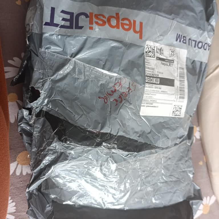 Eksik Çocuk Takımı Ve Hasarlı Kargo İçin Hepsijet'ten İade Talebi