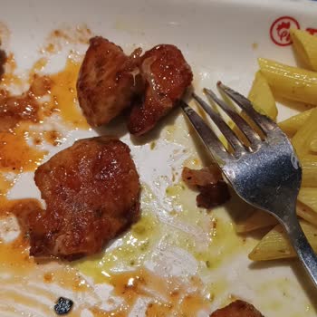 Bursa Millet Şubesinde Rezervasyonlu Olmasına Rağmen Gecikme Ve Kalitesiz Yemek Şikayeti