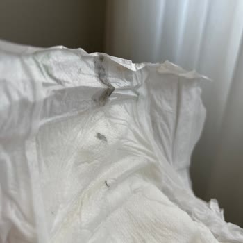 Bebek Bezinde Siyah Tüy Topakları Ve Eksik Üretim Bilgileri Nedeniyle Güven Sorunu