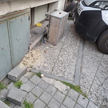 Kasım Sokak'ta Kaldırımlar Süpürülmüyor, Hijyen Sorunu