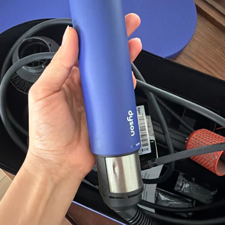 Dyson Airwrap'te Göçük Filtre Ve Gevşek Düğme, V15 Süpürgede Yırtık Hortum Değişim Ve Onarım Talebi