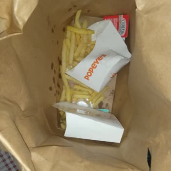 Trendyol GO Üzerinden Aldığım Popeyes Siparişinde Bayat Tavuk Ve Sağlık Riski
